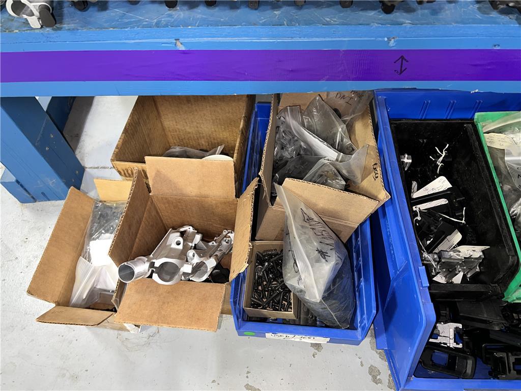 LOT: CONTENTS ON BENCH & PARTS RACK, GUN CASE