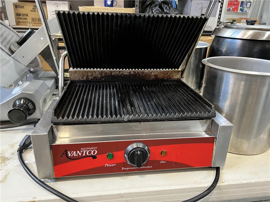 AVANTCO 1750W SINGLE GROOVED PANINI GRILL, 120V