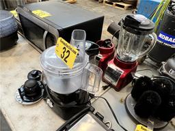 LOT: 3-HAMILTON BEACH BLENDERS, (1-RED MIXER GLASS IS MISSING BASE CAP)