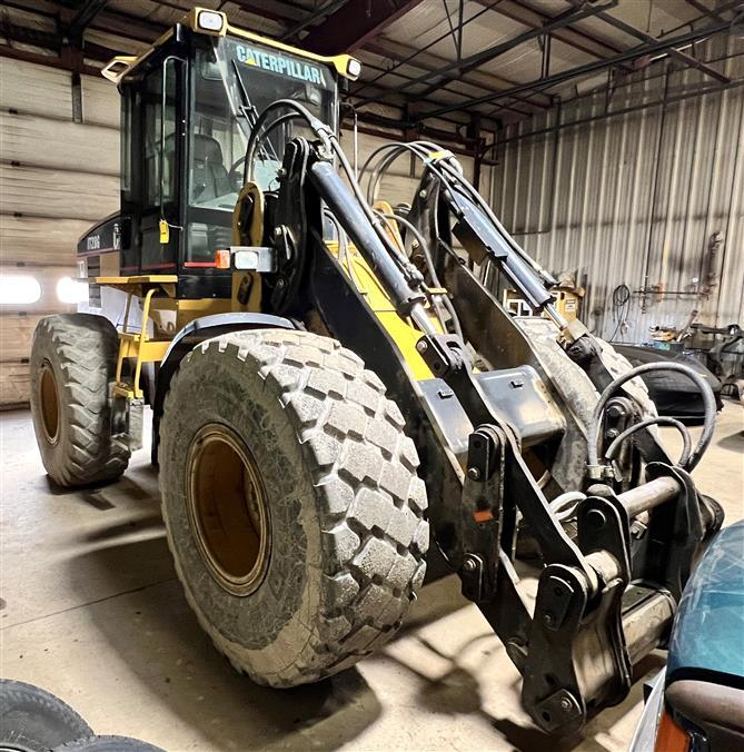 **2001 CATERPILLAR IT28G INTEGRATED TOOL CARRIER W/2.6YD BUCKET ATTACHMENT