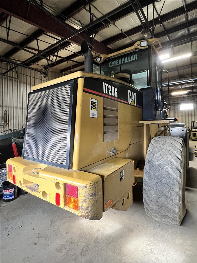 **2001 CATERPILLAR IT28G INTEGRATED TOOL CARRIER W/2.6YD BUCKET ATTACHMENT