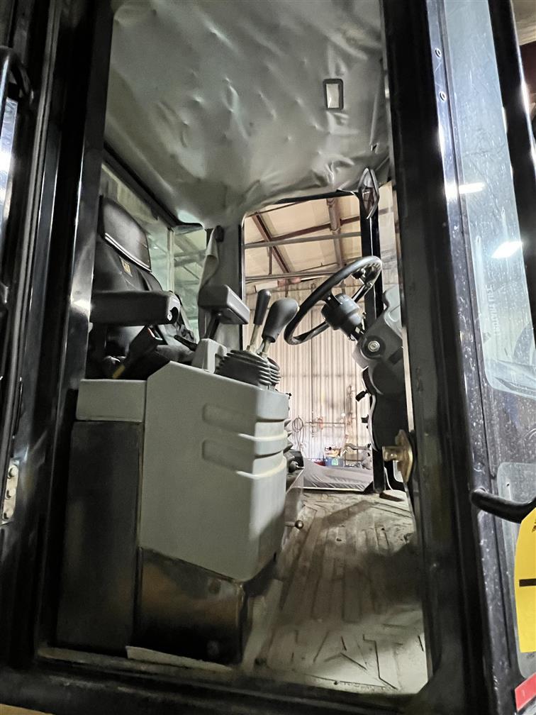**2001 CATERPILLAR IT28G INTEGRATED TOOL CARRIER W/2.6YD BUCKET ATTACHMENT