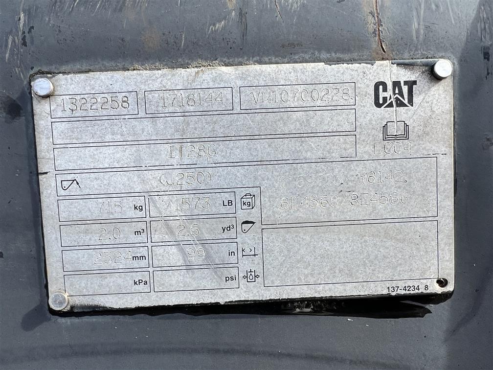 **2001 CATERPILLAR IT28G INTEGRATED TOOL CARRIER W/2.6YD BUCKET ATTACHMENT