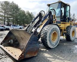 **2001 CATERPILLAR IT28G INTEGRATED TOOL CARRIER W/2.6YD BUCKET ATTACHMENT