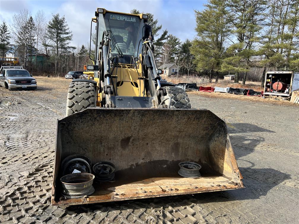 **2001 CATERPILLAR IT28G INTEGRATED TOOL CARRIER W/2.6YD BUCKET ATTACHMENT