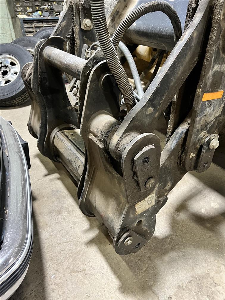 **2001 CATERPILLAR IT28G INTEGRATED TOOL CARRIER W/2.6YD BUCKET ATTACHMENT