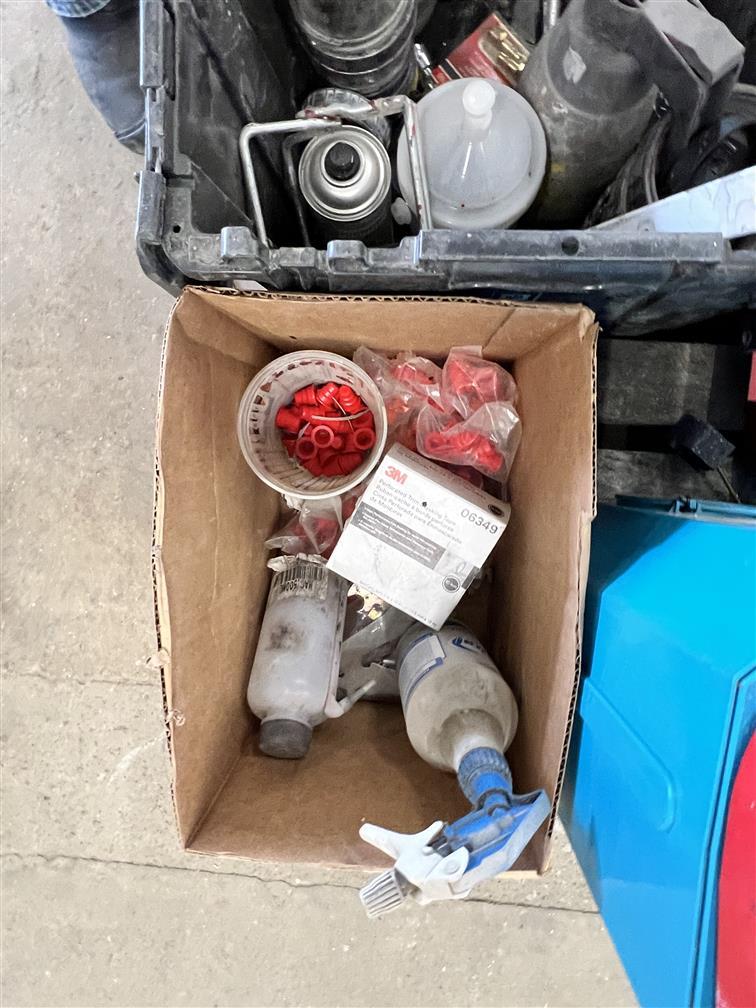 LOT: PAINT SPRAY ACCESSORIES, DISPENSERS, MAGNETIC CAN CADDIES, CLEANUP RAGS