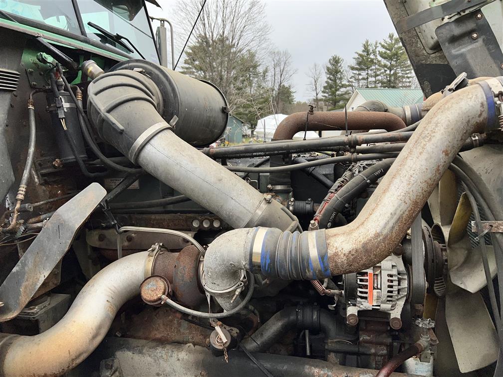 HAVE NOT STARTED - 2001 FREIGHTLINER FLD120, T/A ROAD TRACTOR, DETROIT 60, TRANS NEEDS REPAIR