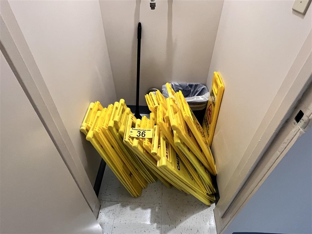 LOT: 25-WET FLOOR SIGNS, RUBBERMAID SWEEP BUCKET