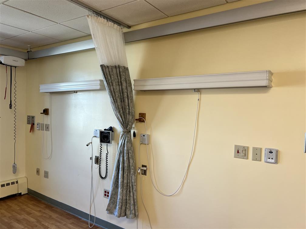 CONTENTS OF PATIENT ROOMS 34-39  W/ 12' X 8' PATIENT LIFT TRACK (NO LIFT)