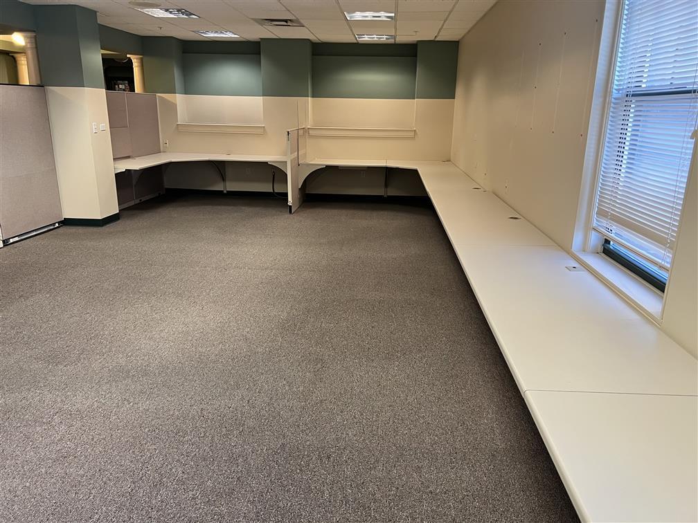 LOT: ALLSTEEL MODULAR WORKSTATIONS 6' X 98", 7.5' X 16'4" X 22', 12' X 8', 7'2" X 8', 7-PANELS