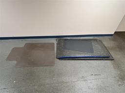 LOT: 4-ANTI FATIGUE MATS, 1-CHAIR PAD