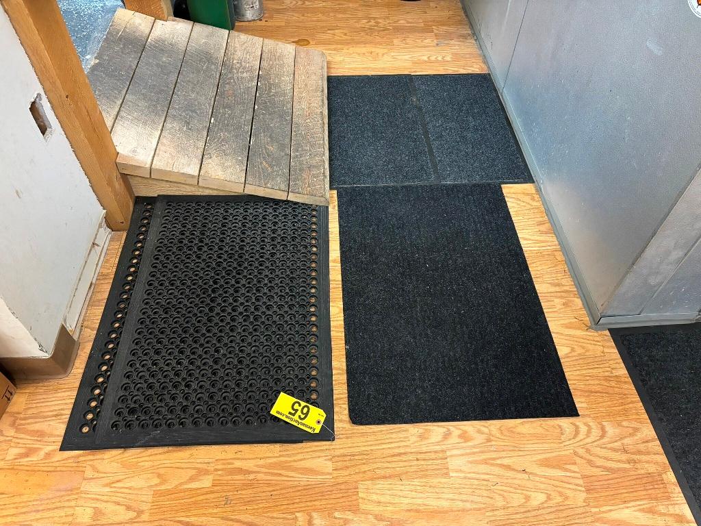 LOT OF 6-ASSORTED FLOOR MATS: 4-ENTRY MATS, 2-ANTI FATIGUE MATS