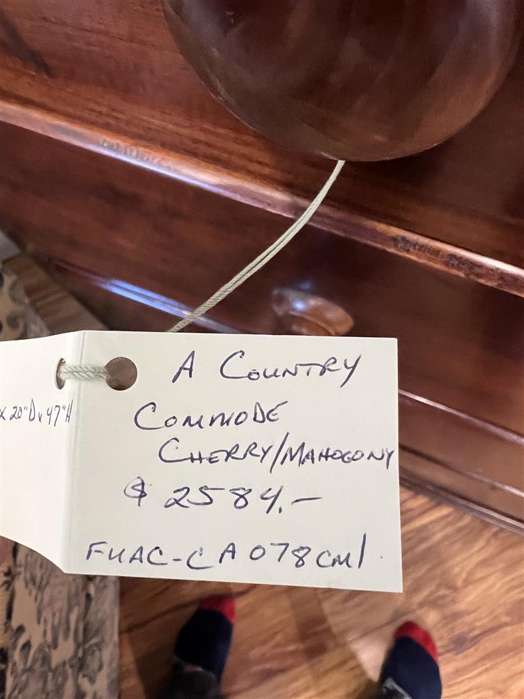 A COUNTRY COMMODE CHERRY/MAHOGANY CHEST OF DRAWERS, RETAIL $2,584