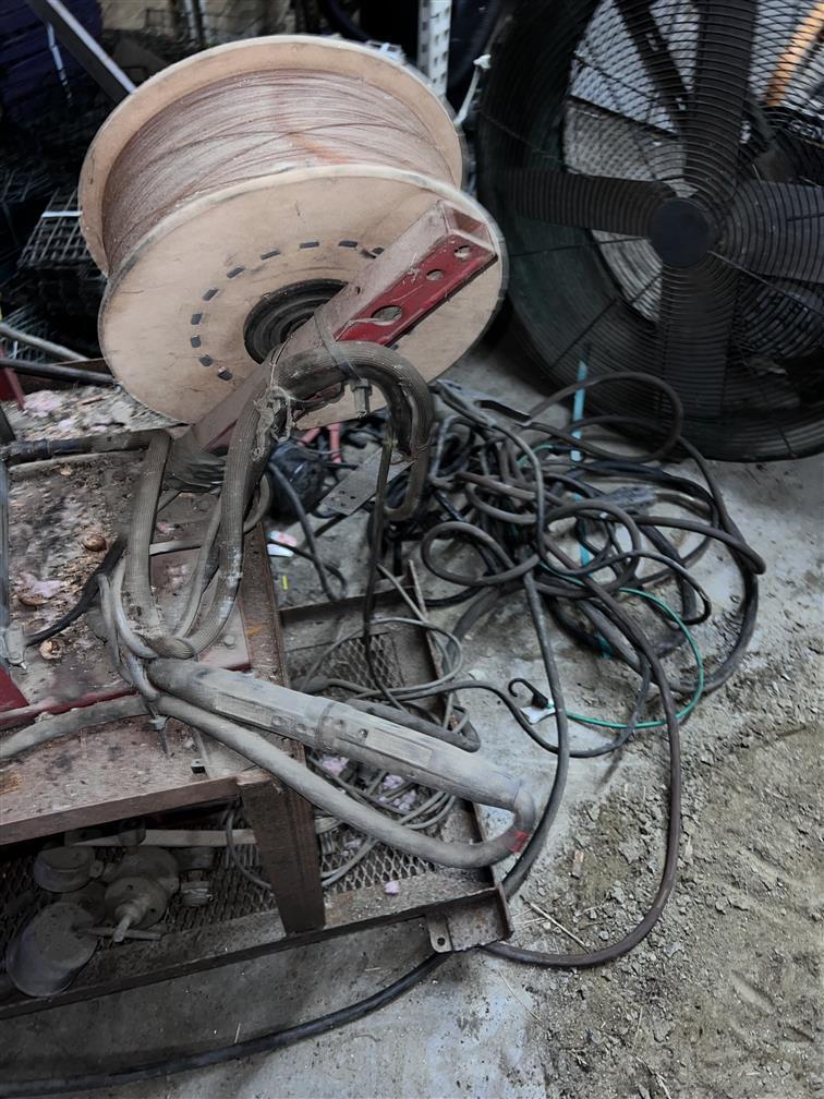 POWCON 300 SM MIG WIRE FEED WELDER