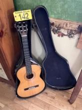 ALVAREZ SILVER ANNIVERSARY MODEL 5002 ACOUSTIC GUITAR & CASE, S/N: 619202