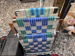 LOT: LAWN CHAIRS, SNOW SLEDS