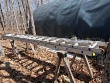 28' ALUMINUM EXTENSION LADDER