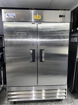 AVANTCO MODEL 178A49RHC S/S 2-DOOR REFRIGERATOR
