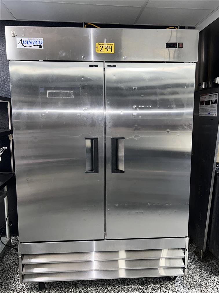 AVANTCO MODEL 178A49RHC S/S 2-DOOR REFRIGERATOR
