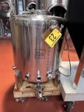SS BREWTECH 304 30-GAL. BRITE TANK, TEST PILOT, W/ NEOPRENE JACKET