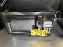 HAMILTON BEACH 700-WATT COUNTER TOP MICROWAVE