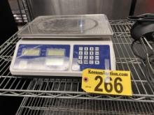 PENN SCALE MODEL CM-101 30LB. PRICE COMPUTING SCALE