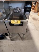 S/S 14" HAND SINK W/ DIVIDER & SOAP DISPENSER