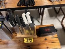 LOT: 13-PC CUTLERY SET W/ TABLECRAFT SHARPENING STONE