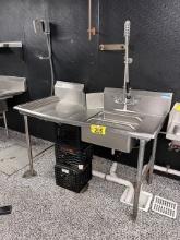 LOT: BK RESOURCES 36" X 30" RH SOILED DISH TABLE & ADVANCE TABCO 24" X 30" LH CLEAN DISH TABLE