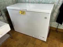 KENMORE MODEL 111.17992910 CHEST FREEZER, 43.5"W X 22"D X 33"H