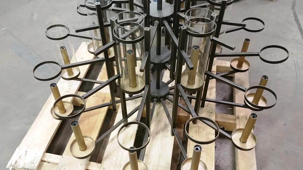 18 LIGHT 2 TIERED CHANDELIER / LIGHT FIXTURE
