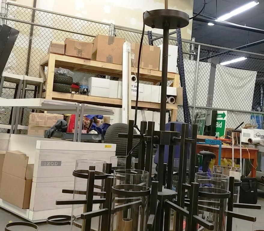 18 LIGHT 2 TIERED CHANDELIER / LIGHT FIXTURE