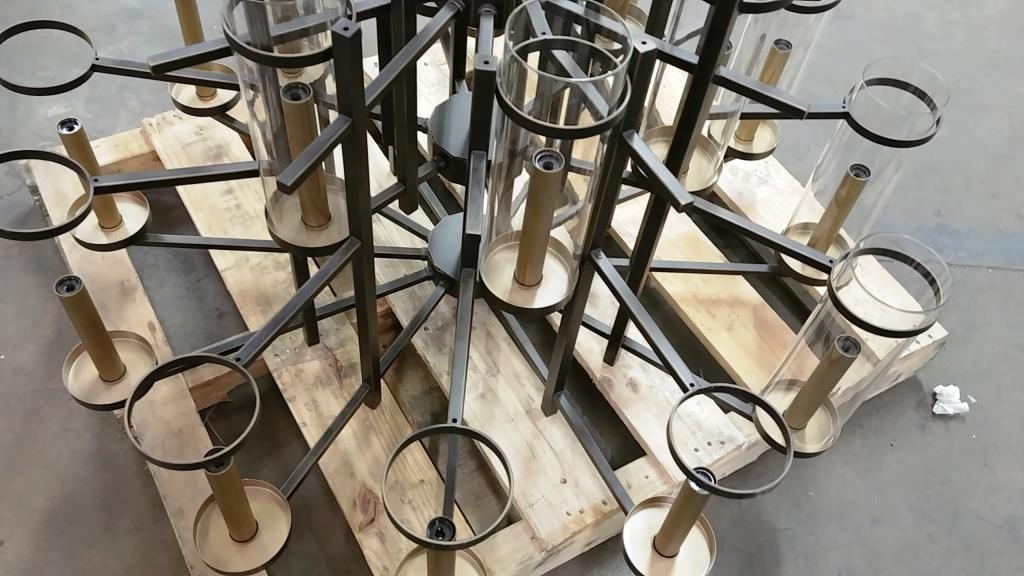 18 LIGHT 2 TIERED CHANDELIER / LIGHT FIXTURE