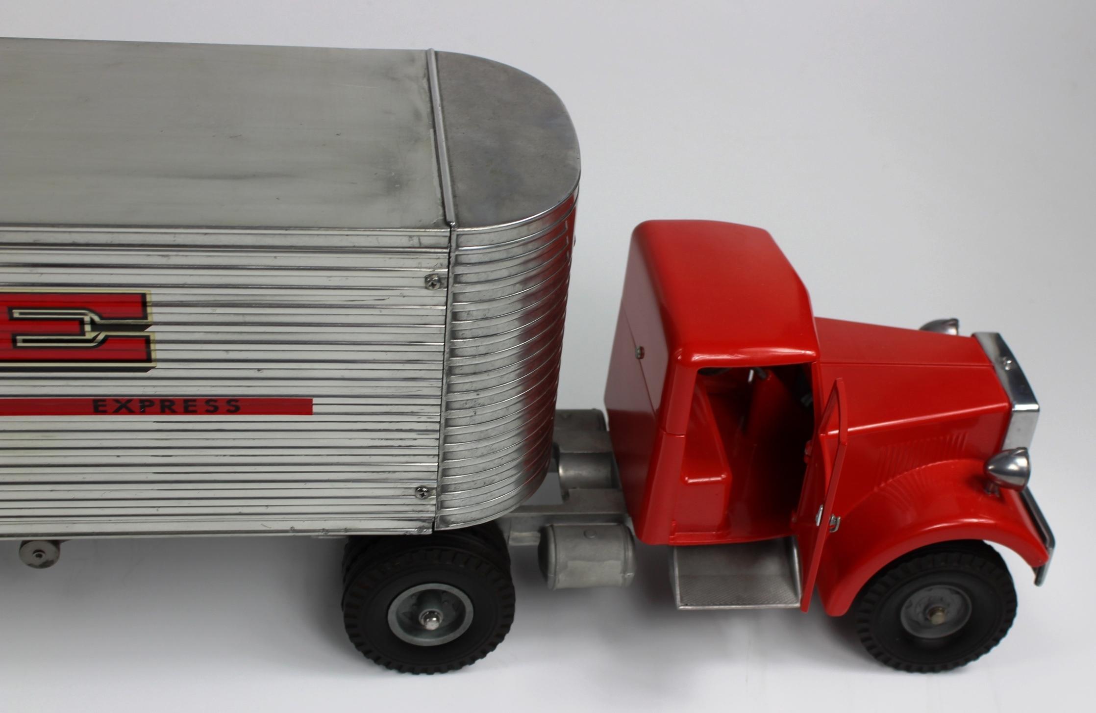 VINTAGE SMITH-MILLER P-I-E SEMI TRUCK & TRAILER - CIRCA 1950s