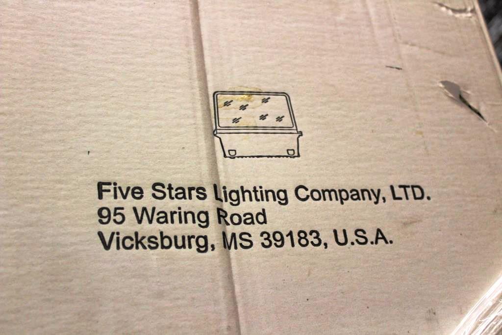 PALLET OF FIVESTARS LIGHTING FIXTURES / HARDWARE