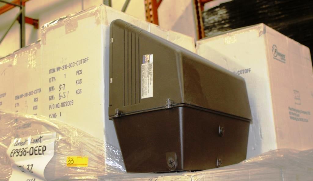 PALLET OF FIVESTARS LIGHTING FIXTURES / HARDWARE