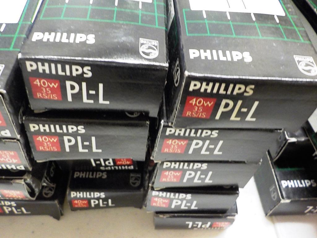 LOT OF APPROX. 138 NEW BULBS / LAMPS - HALCO PROLUME METAL HALIDE AND BLUE BOX PULSE START