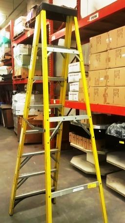 HUSKY FIBERGLASS LADDER