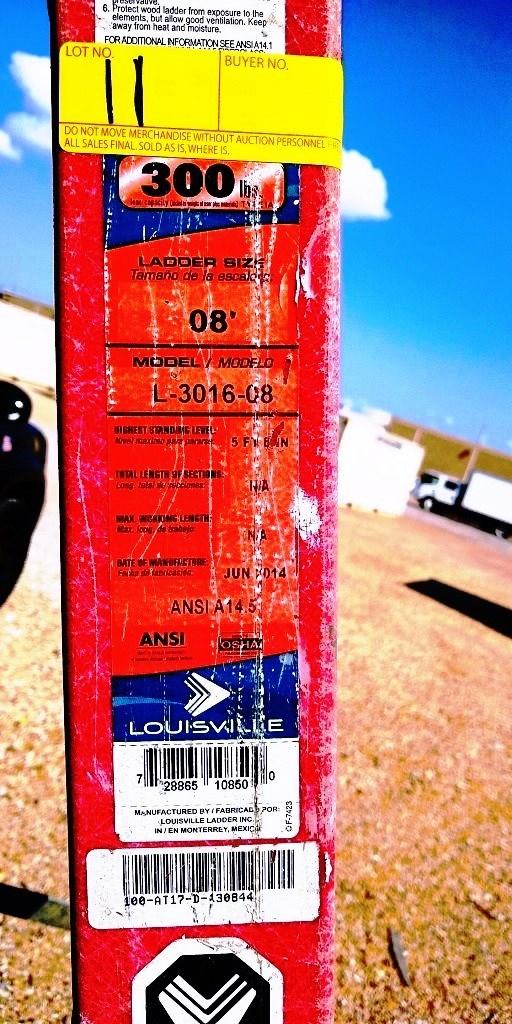 LOUISVILLE RED 8FT FIBERGLASS LADDER