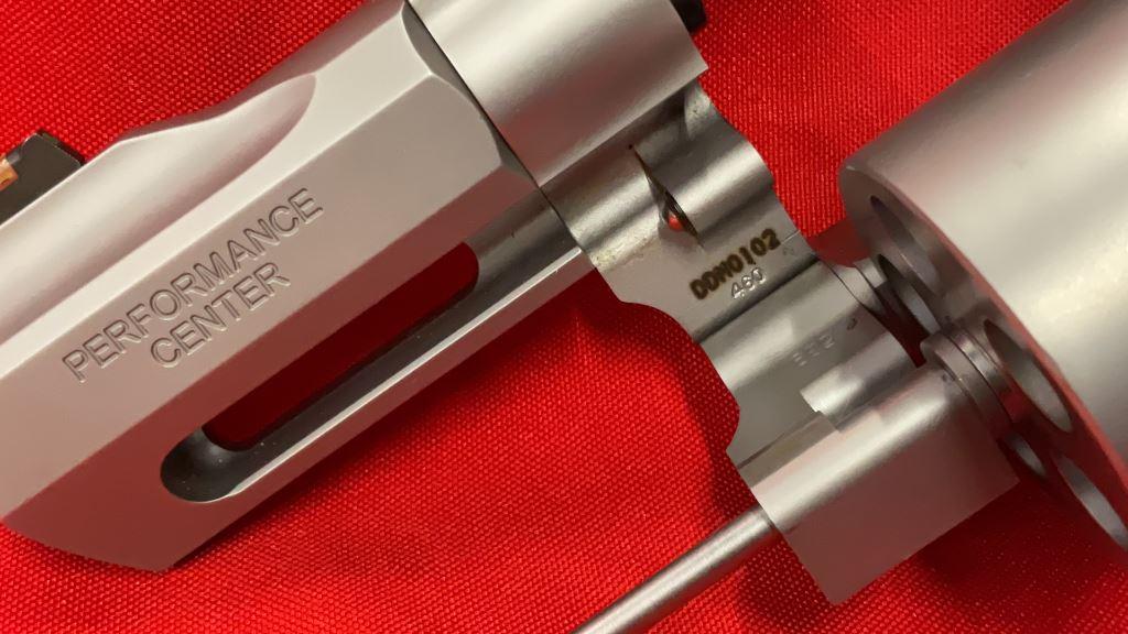 New S&W 460 Mag XFrame Performance Center 3 1/2"