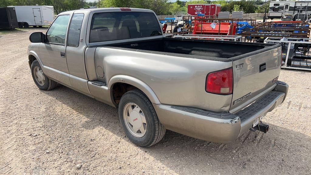 *2002 GMC Sonoma Extended Cab GAS