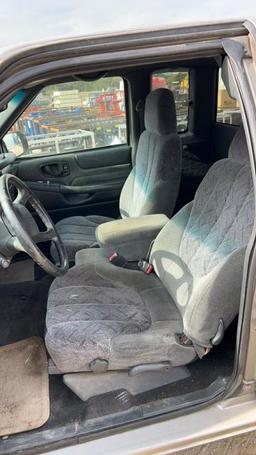 *2002 GMC Sonoma Extended Cab GAS