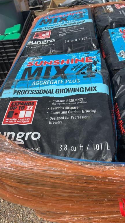 Pallet Lot of Sungro Sunshine Mix #4 Growing Mix