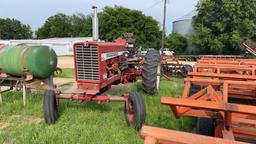 Farmall 856 Tractor 2wd