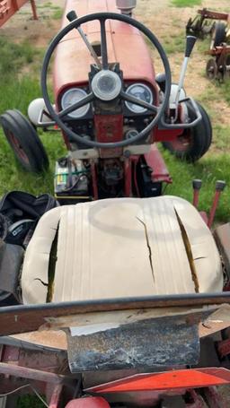 Farmall 856 Tractor 2wd