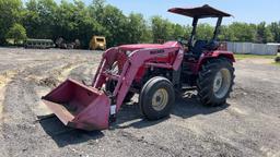 Mahindra 5525 Tractor w/252 Loader/Bucket/Fork