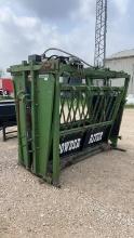 Powder River Hydraulic Cattle Chute