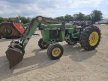 John Deere 2350 Tractor w/Loader/Bucket