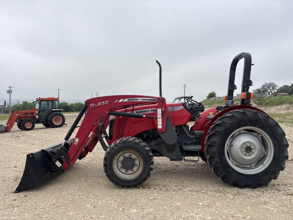 Massey Ferguson 2605 4WD w/DL250 Loader/Bucket